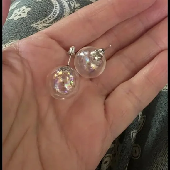 🫧Super Cute Bubble Earrings With Transparent Acrylic & 925 Silver Posts🫧 (OS) - Picture 7 of 11
